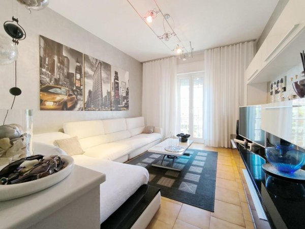 casa indipendente in vendita a Carrara in zona Avenza