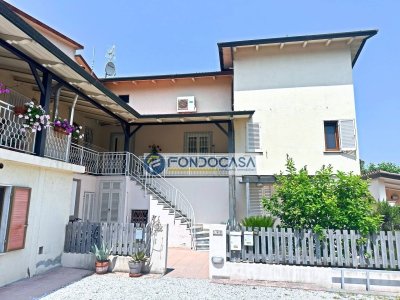 appartamento in vendita a Carrara