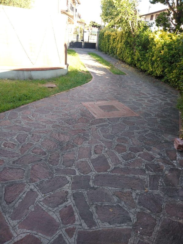 casa indipendente in vendita a Carrara in zona Fossone