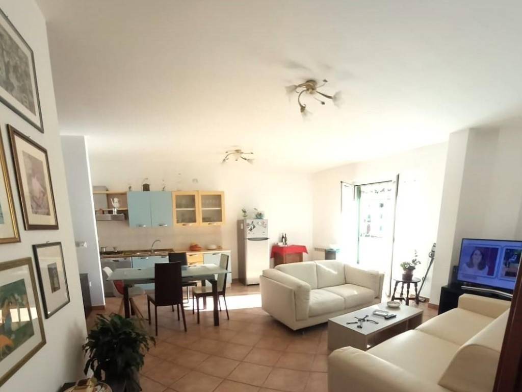 appartamento in vendita a Carrara in zona Centro Città