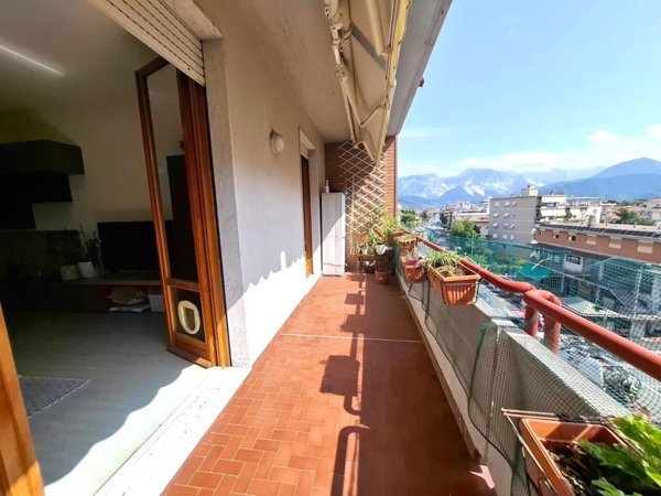 appartamento in vendita a Carrara in zona Marina di Carrara
