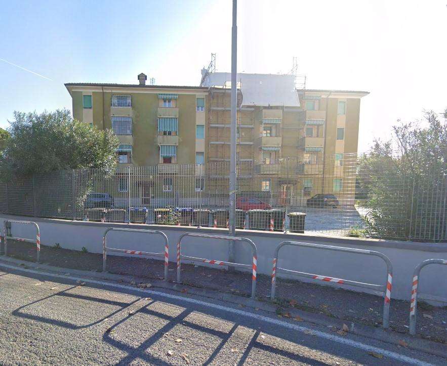 appartamento in vendita a Carrara in zona Avenza