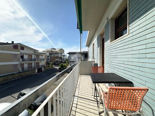 appartamento in vendita a Carrara in zona Marina di Carrara