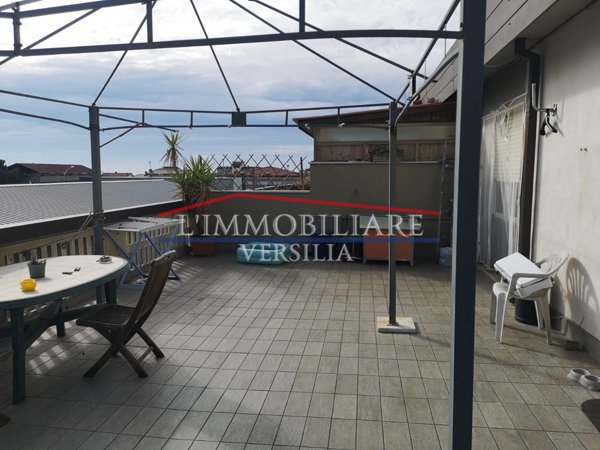 appartamento in vendita a Carrara in zona Marina di Carrara