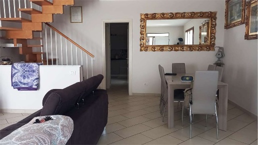 casa indipendente in vendita a Carrara in zona Fossola