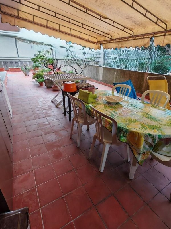 appartamento in vendita a Carrara in zona Marina di Carrara