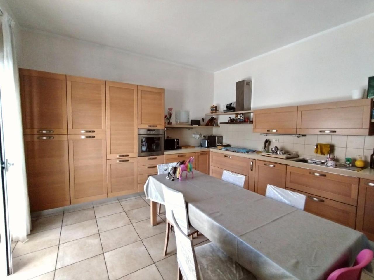 appartamento in vendita a Carrara in zona Marina di Carrara