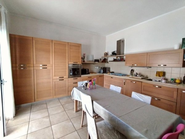 appartamento in vendita a Carrara in zona Marina di Carrara
