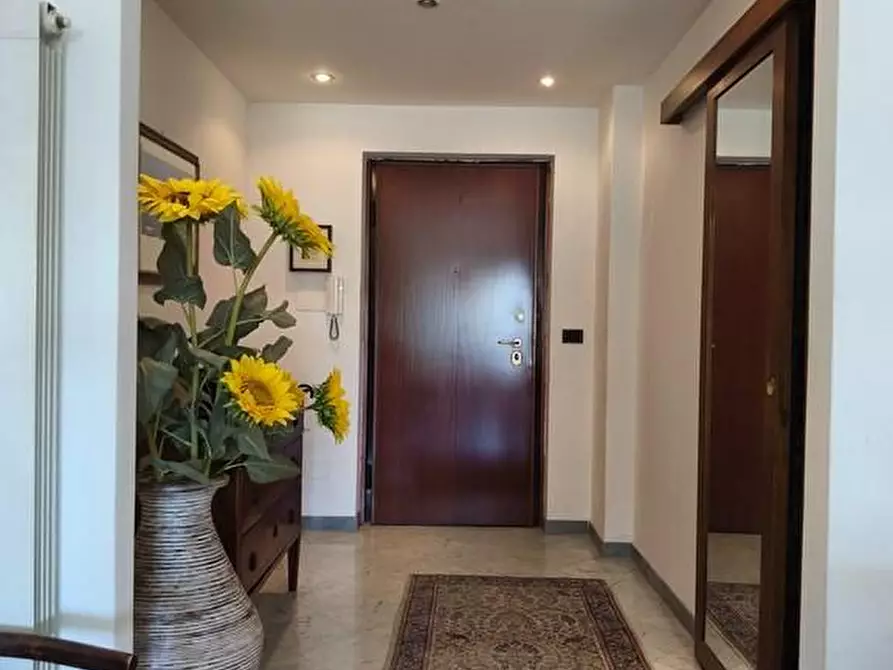 appartamento in vendita a Carrara in zona Avenza