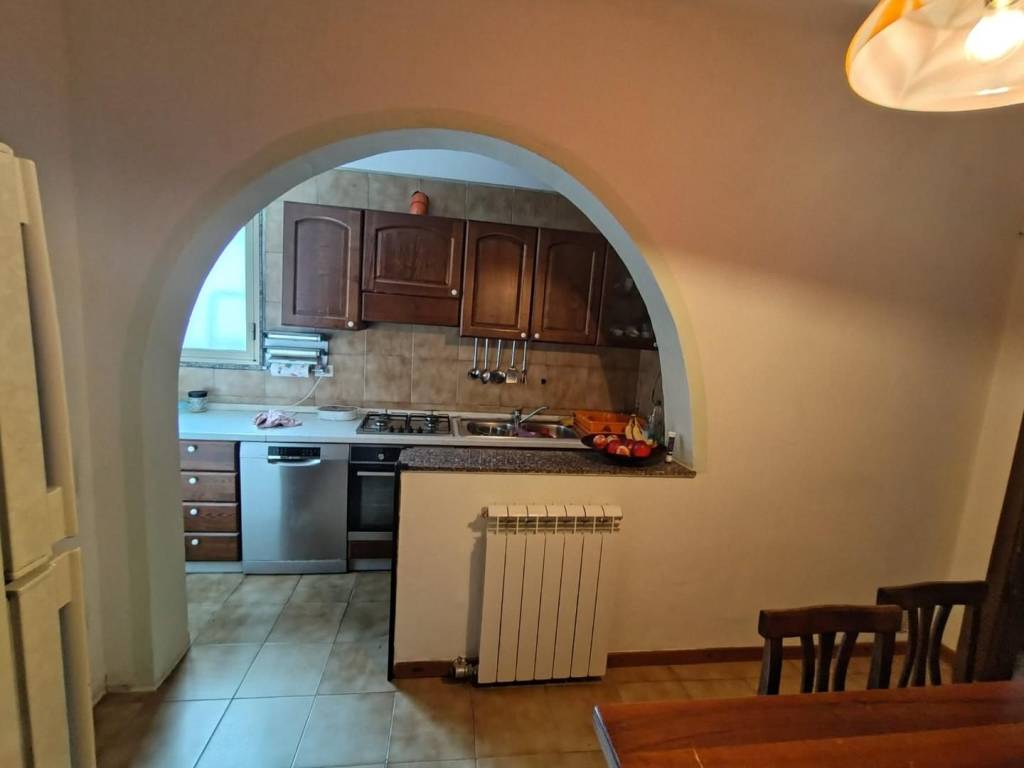 casa indipendente in vendita a Carrara in zona Avenza