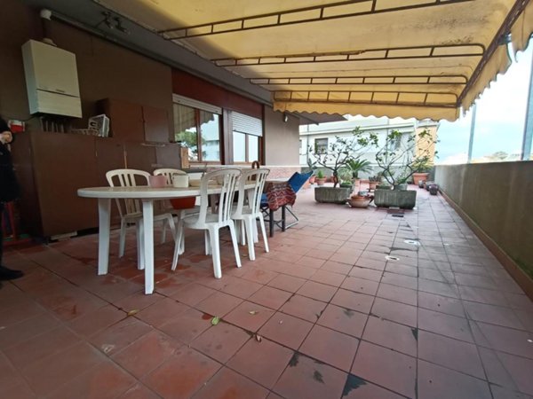 appartamento in vendita a Carrara in zona Marina di Carrara