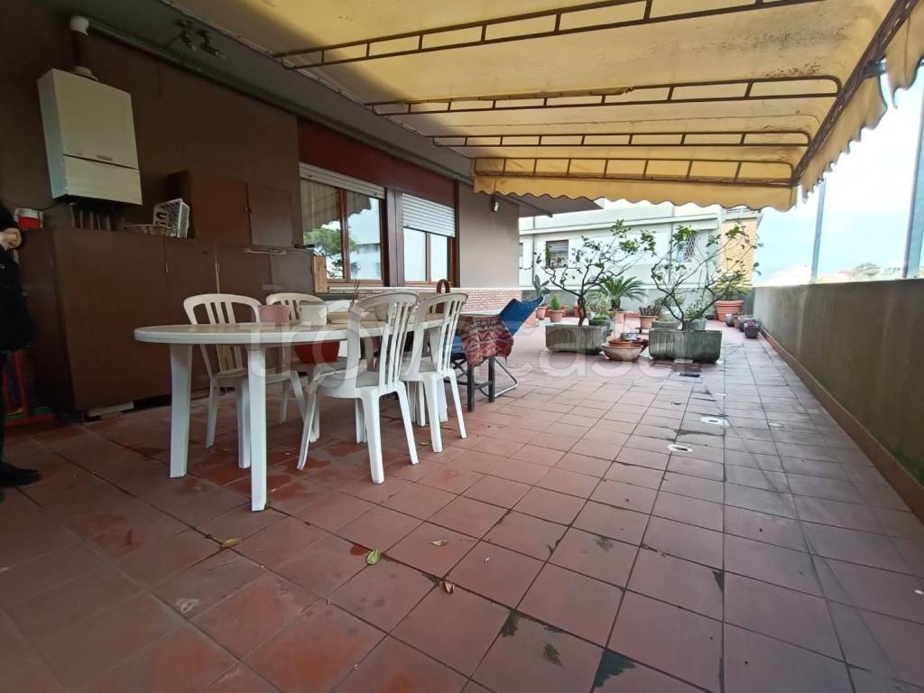 appartamento in vendita a Carrara in zona Marina di Carrara