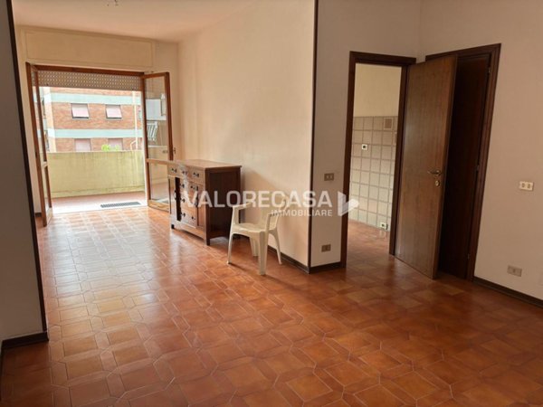 appartamento in vendita a Carrara in zona Avenza