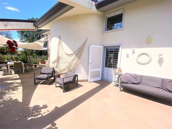 casa indipendente in vendita a Carrara in zona Marina di Carrara