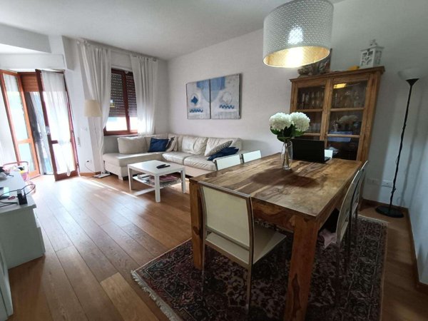 appartamento in vendita a Carrara in zona Marina di Carrara