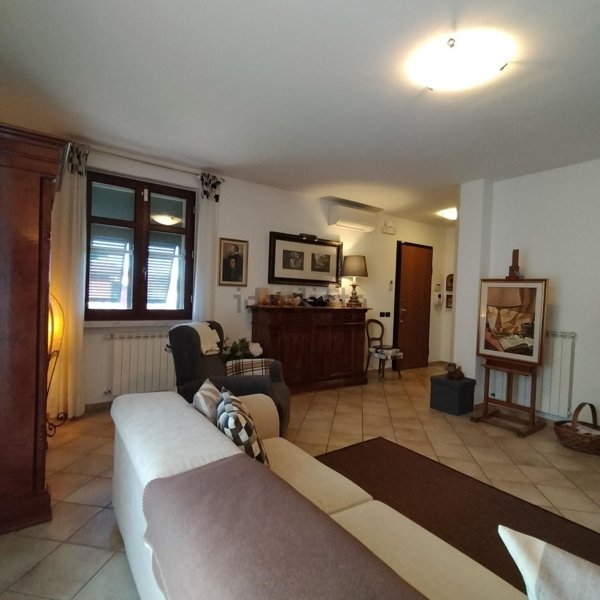 casa indipendente in vendita a Carrara in zona Marina di Carrara