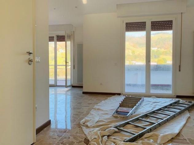 appartamento in vendita a Carrara in zona Fossola