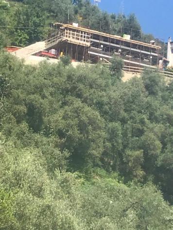 casa indipendente in vendita a Carrara in zona Fossone