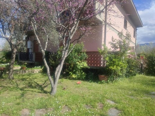 appartamento in vendita a Carrara in zona Marina di Carrara
