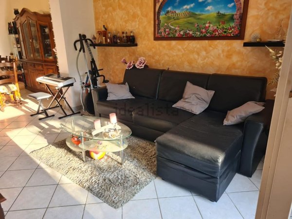 casa indipendente in vendita a Carrara in zona Stabbio