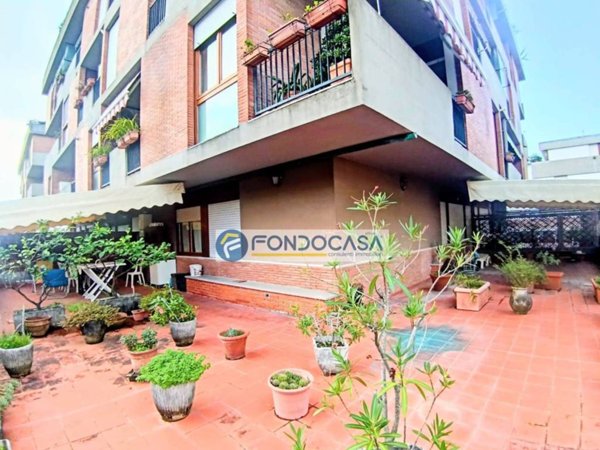 appartamento in vendita a Carrara in zona Marina di Carrara