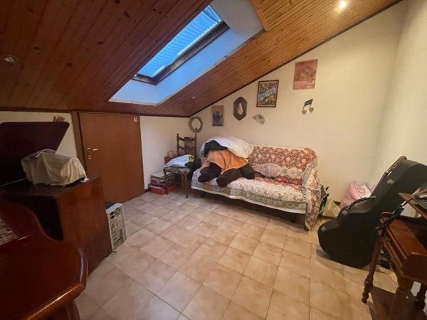 casa indipendente in vendita a Carrara in zona Avenza