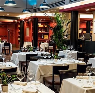 esercizio commerciale in vendita a Carrara in zona Centro Città