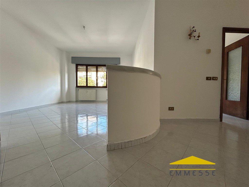 casa indipendente in vendita a Carrara in zona Avenza