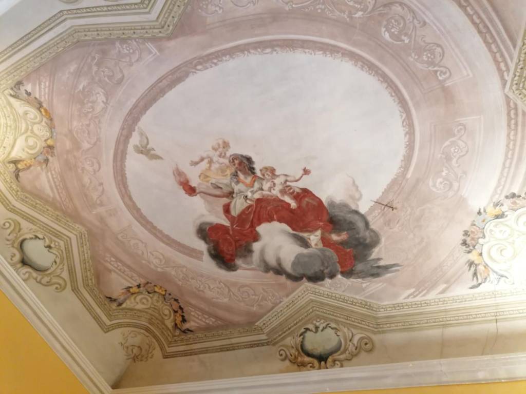 appartamento in vendita a Carrara in zona Centro Città