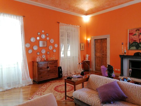 appartamento in vendita a Carrara in zona Centro Città