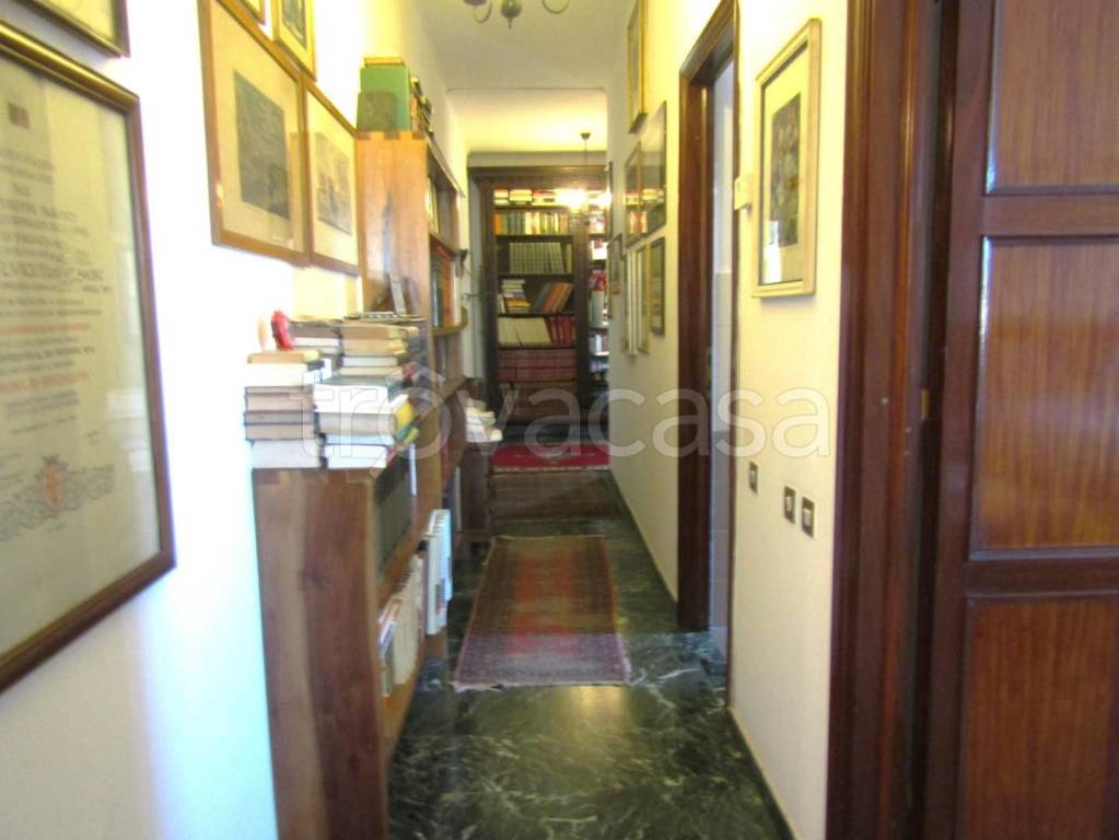 appartamento in vendita a Carrara in zona Marina di Carrara