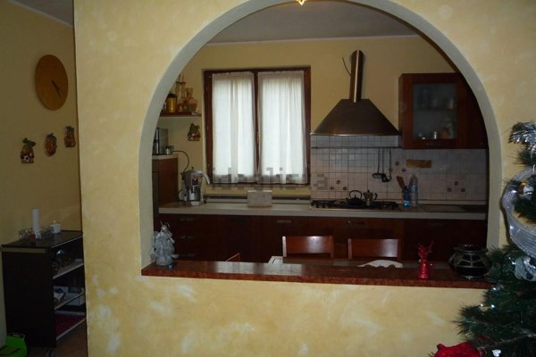 casa semindipendente in vendita a Carrara in zona Bergiola