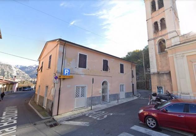 appartamento in vendita a Carrara in zona Codena