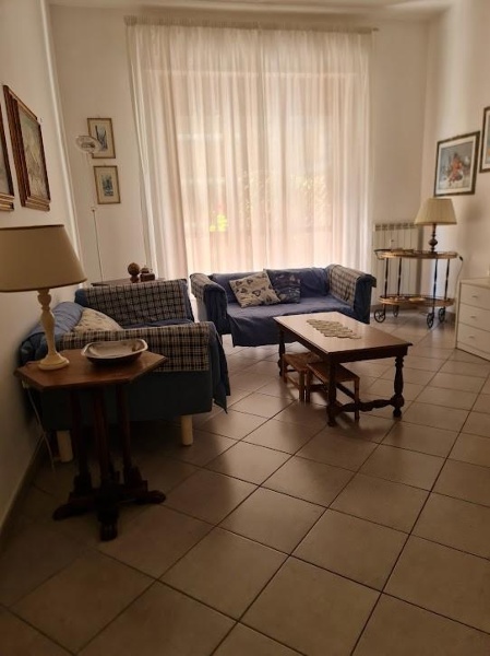 appartamento in vendita a Carrara in zona Marina di Carrara