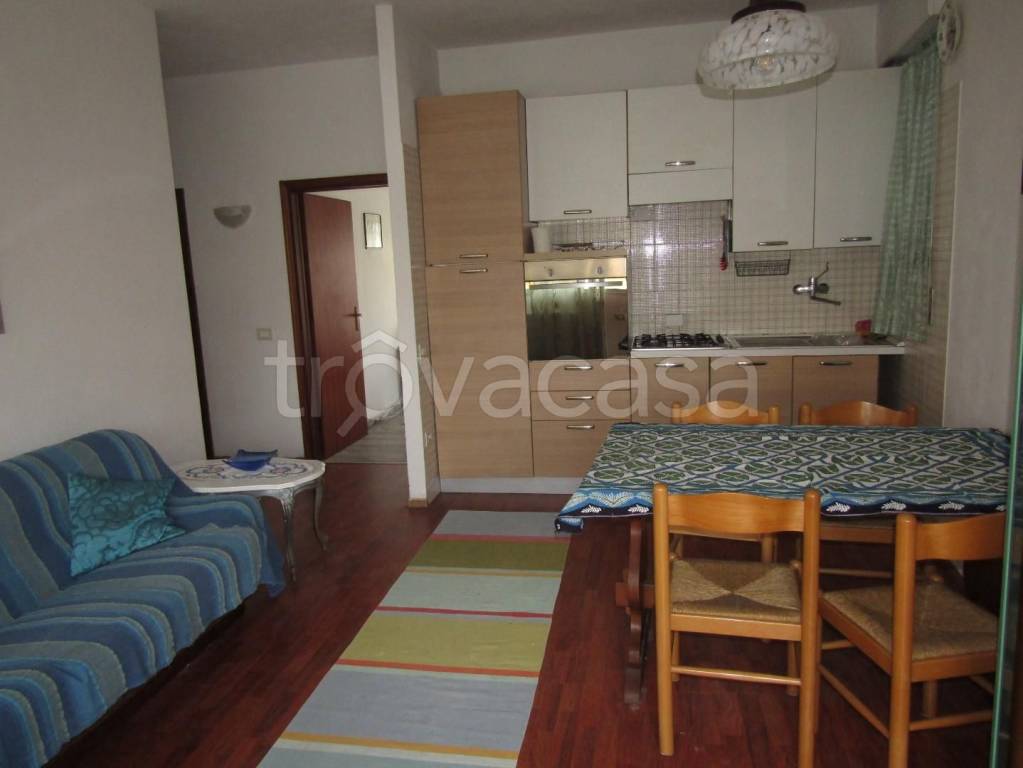 appartamento in vendita a Carrara in zona Marina di Carrara