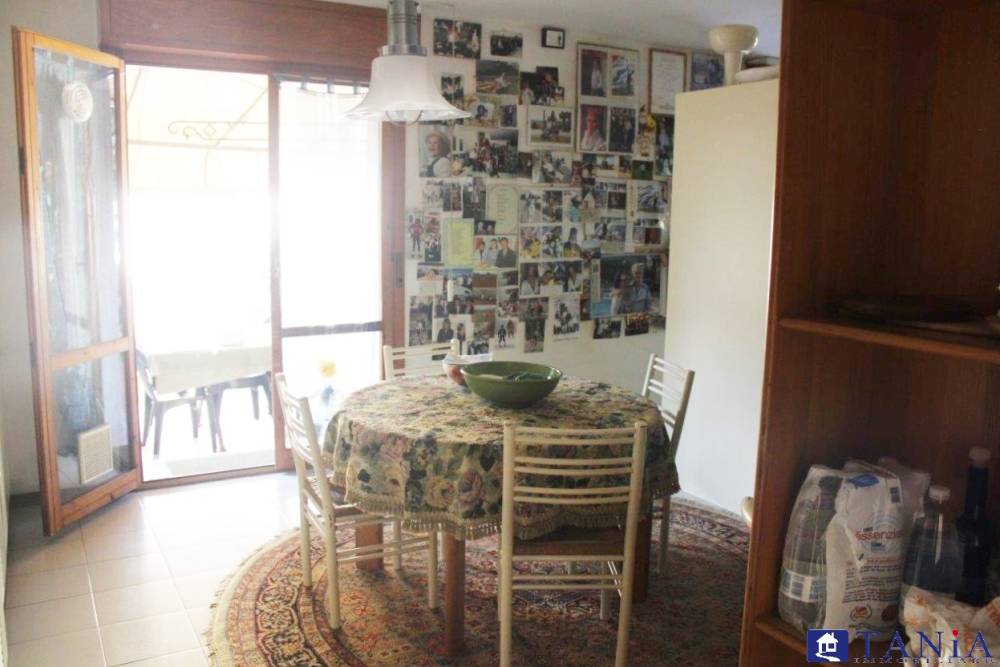 casa indipendente in vendita a Carrara in zona Centro Città