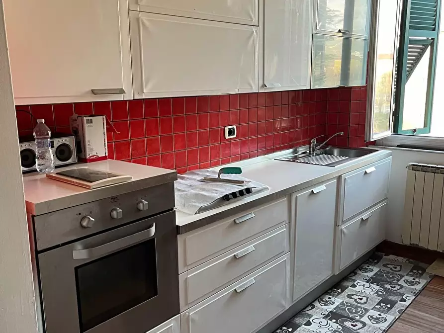 appartamento in vendita a Carrara in zona Battilana