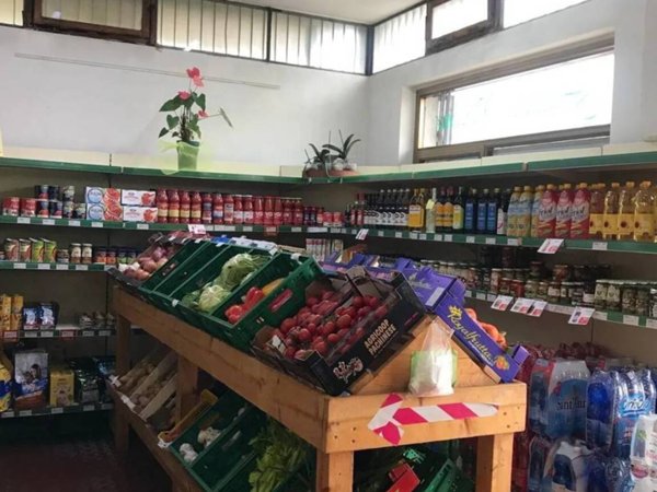 negozio in vendita a Carrara in zona Marina di Carrara