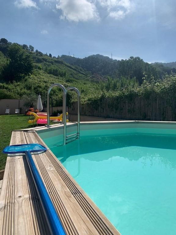 casa semindipendente in vendita a Carrara in zona Bonascola
