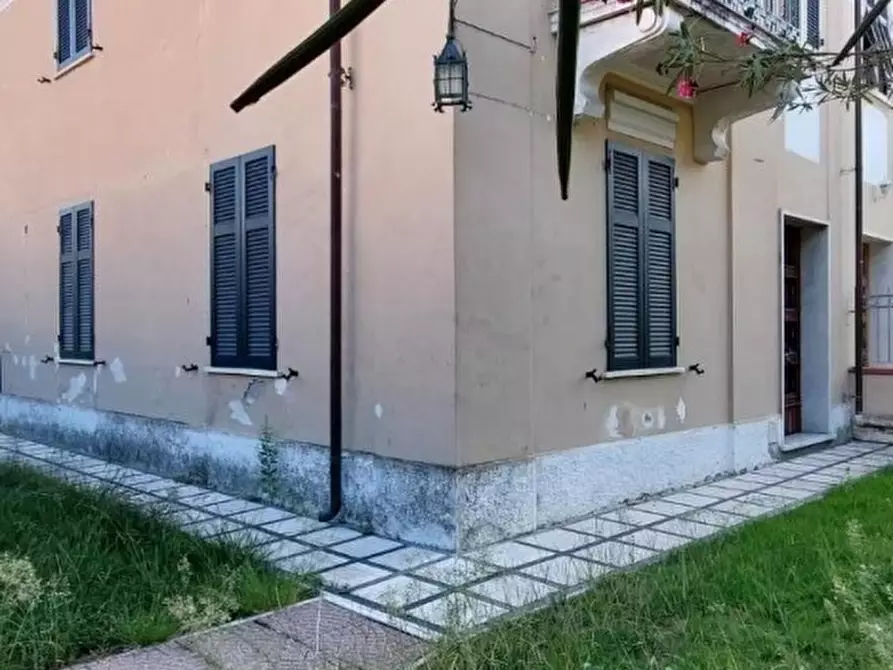 casa indipendente in vendita a Carrara in zona Fossola
