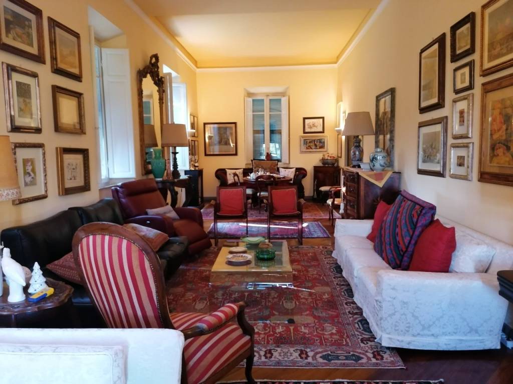 casa indipendente in vendita a Carrara