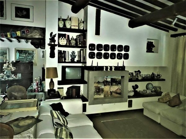 casa indipendente in vendita a Carrara