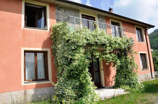 casale in vendita a Carrara in zona Fossone