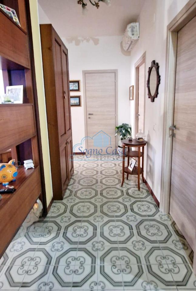 appartamento in vendita a Carrara in zona Marina di Carrara