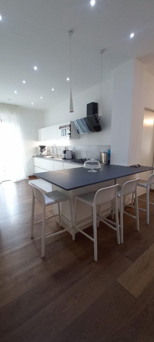 appartamento in vendita a Carrara in zona Marina di Carrara