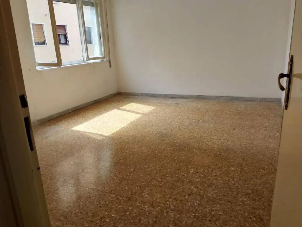 appartamento in vendita a Carrara in zona Marina di Carrara