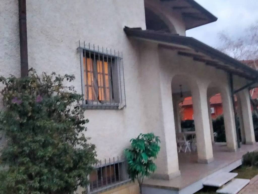 casa indipendente in vendita a Carrara in zona Marina di Carrara