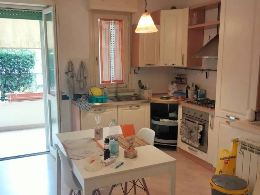 appartamento in vendita a Carrara in zona Marina di Carrara