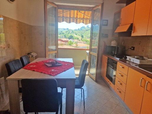 appartamento in vendita a Carrara in zona Sant'Antonio