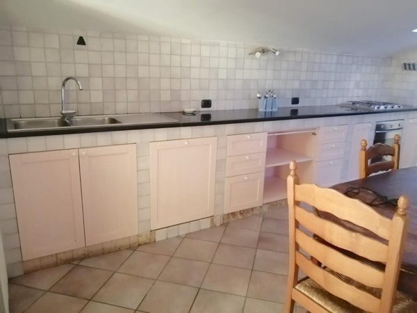 appartamento in vendita a Carrara in zona Avenza